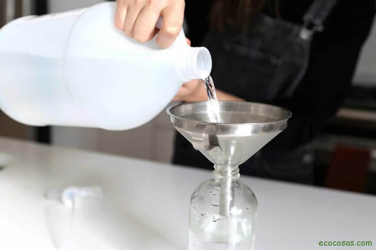 Vinaigre blanc.  À quoi ça sert, avantages et propriétés