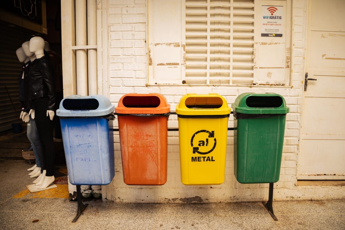 poubelles de tri colorées